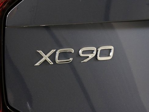 New 2026 Volvo XC90 B6 Plus w/ Protection Package Premier image 16