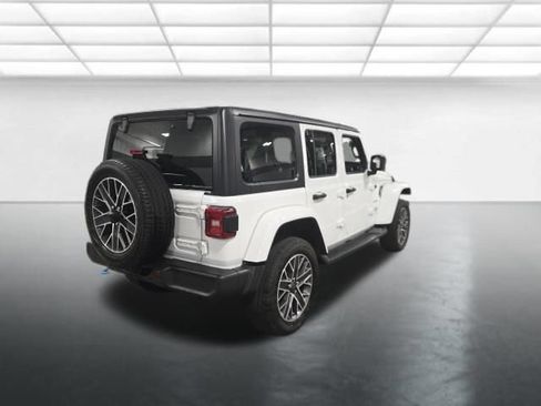 Used 2023 Jeep Wrangler Unlimited Sahara w/ Cold Weather Group AWD/4WD image 5