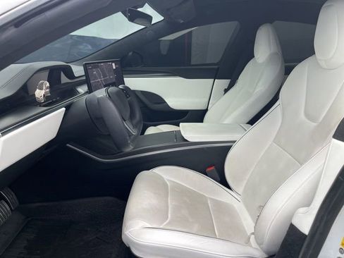 Used 2022 Tesla Model S Plaid image 9