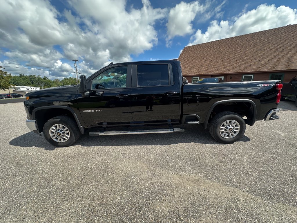 Used 2025 Chevrolet Silverado 2500 LT w/ Convenience Package AWD/4WD image 2