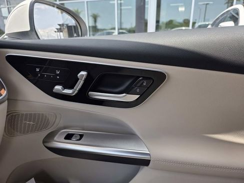 New 2025 Mercedes-Benz GLC 350e 4MATIC image 14