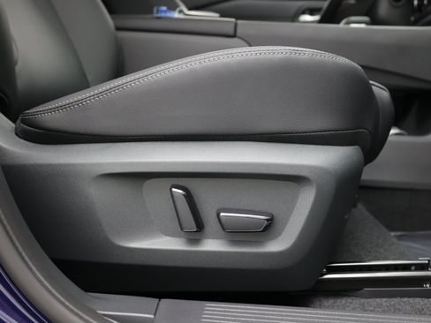 Used 2026 Nissan Rogue SL FWD image 45