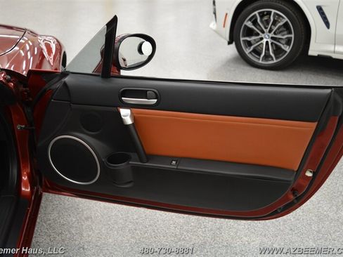 Used 2008 MAZDA MX-5 Miata Grand Touring w/ Premium Pkg image 32