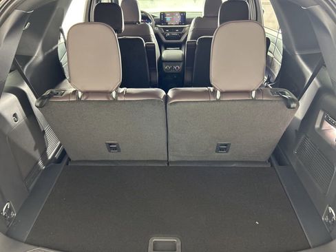 New 2026 Ford Explorer Platinum image 36