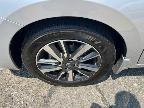 Certified 2024 Nissan Versa S w/ S Plus Package FWD image 21