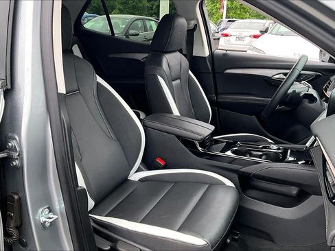 Used 2025 Buick Envision Sport Touring AWD/4WD image 7