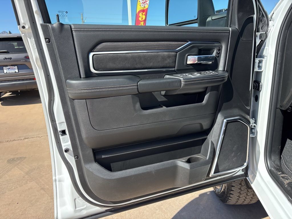 New 2026 RAM 2500 Laramie w/ Sport Appearance Package AWD/4WD image 13