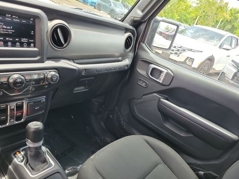 Used 2019 Jeep Wrangler Unlimited Sport S AWD/4WD image 30