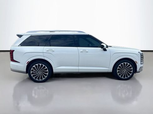 Used 2026 Hyundai Palisade Calligraphy FWD image 2