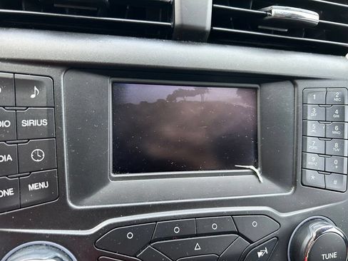 Used 2015 Ford Fusion SE w/ Equipment Group 201A FWD image 26