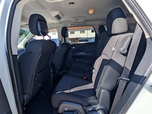 Used 2020 Dodge Journey SE w/ SE Popular Equipment Group image 13