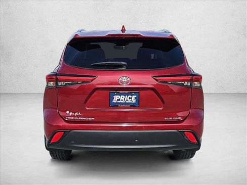 Used 2020 Toyota Highlander XLE image 7