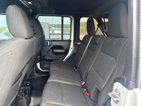 Used 2018 Jeep Wrangler Unlimited Sport S AWD/4WD image 7