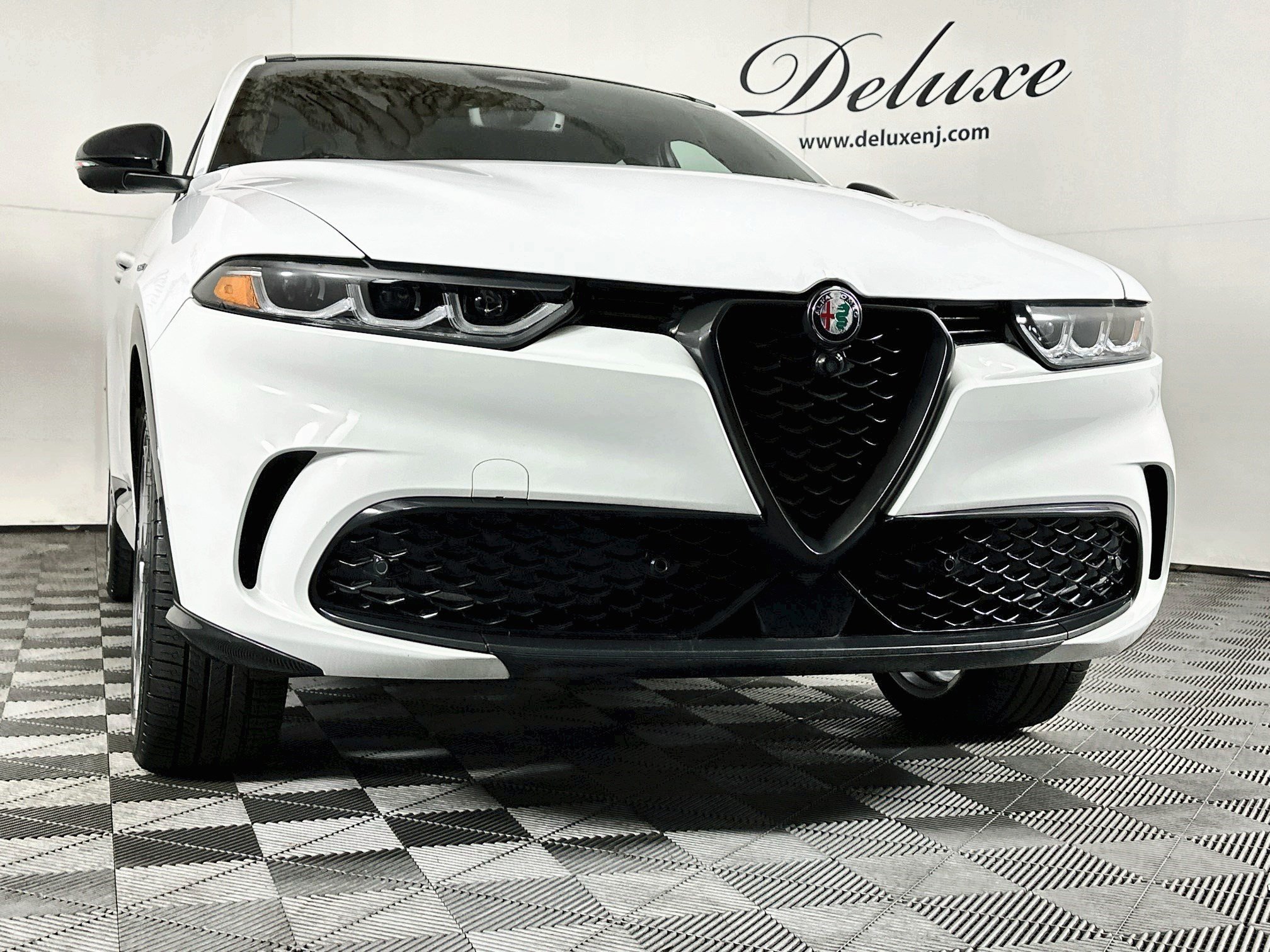 Used 2024 Alfa Romeo Tonale Veloce AWD/4WD image 31
