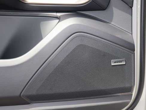 Certified 2025 Porsche Cayenne Turbo AWD/4WD image 15