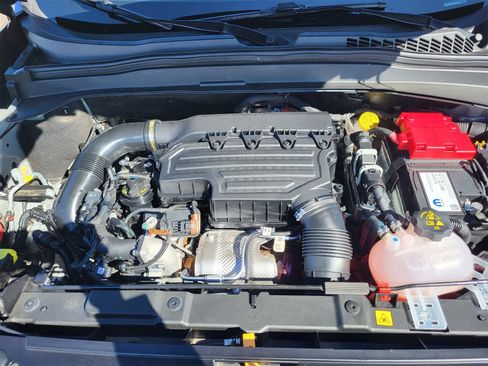 Used 2023 Jeep Renegade Latitude image 29