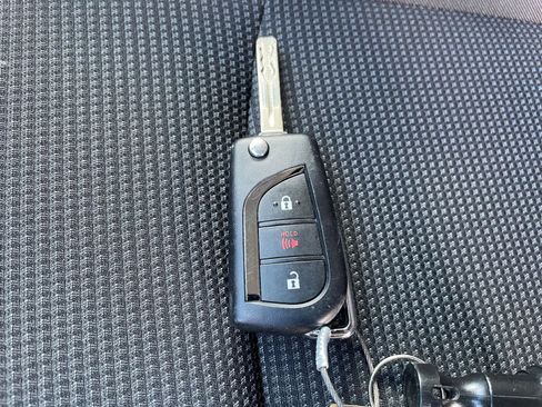 Used 2025 Toyota RAV4 LE image 22