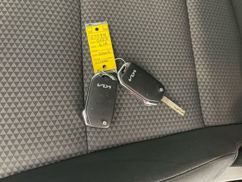 Used 2023 Kia Soul LX FWD image 25