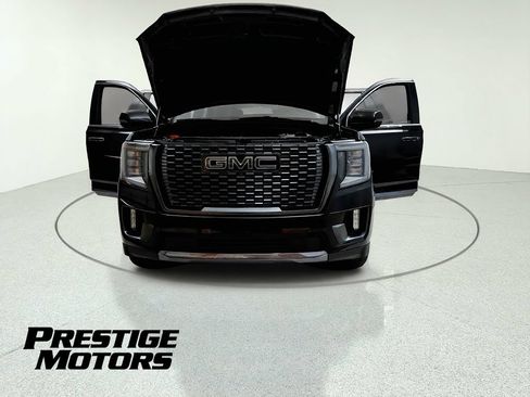 Used 2023 GMC Yukon Denali Ultimate AWD/4WD image 12