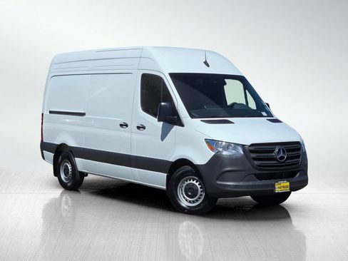 Used 2024 Mercedes-Benz Sprinter 2500 image 2