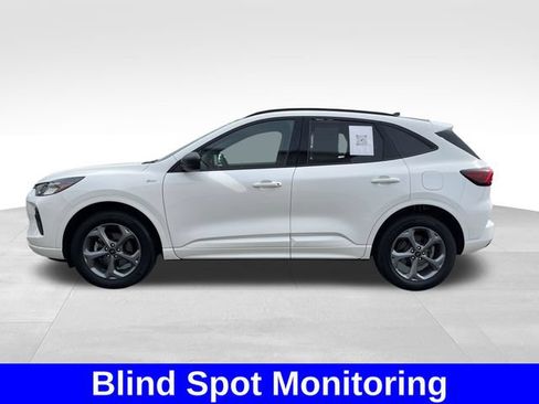 Used 2023 Ford Escape ST-Line w/ Tech Pack #1 AWD/4WD image 2