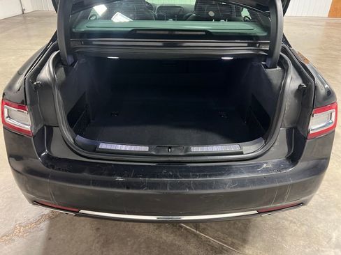 Used 2019 Lincoln Continental Select w/ Continental Climate Package image 22