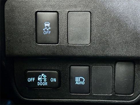 Used 2022 Toyota Tacoma SR image 10