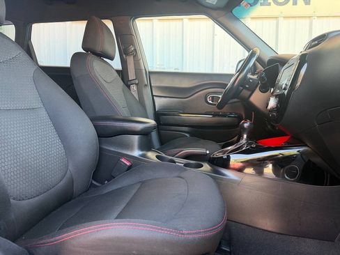 Used 2018 Kia Soul + FWD image 17