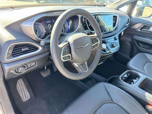 New 2026 Chrysler Voyager LX image 22