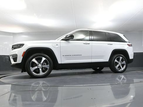 Used 2023 Jeep Grand Cherokee 4WD 4xe w/ Luxury Tech Group II image 60