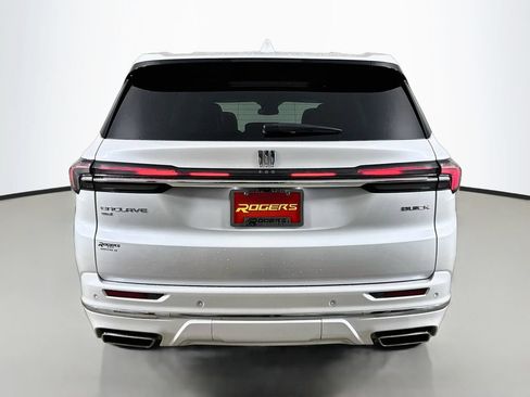 Used 2025 Buick Enclave Avenir w/ Trailering Package, 5000 lbs. AWD/4WD image 7