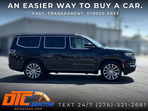 Used 2022 Jeep Grand Wagoneer Series II w/ Rear Seat Video Group 1 AWD/4WD image 2