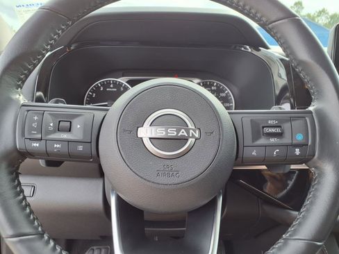 Used 2024 Nissan Pathfinder SV image 19