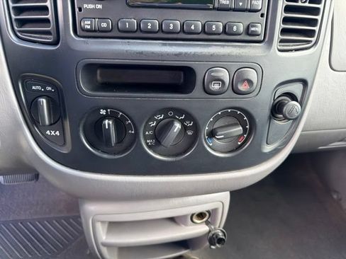 Used 2002 Ford Escape XLT AWD/4WD image 17