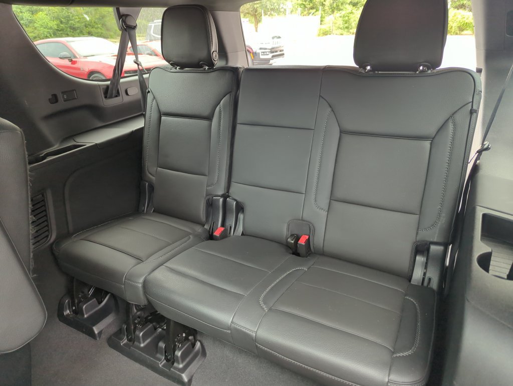 Used 2023 GMC Yukon XL Denali AWD/4WD image 30