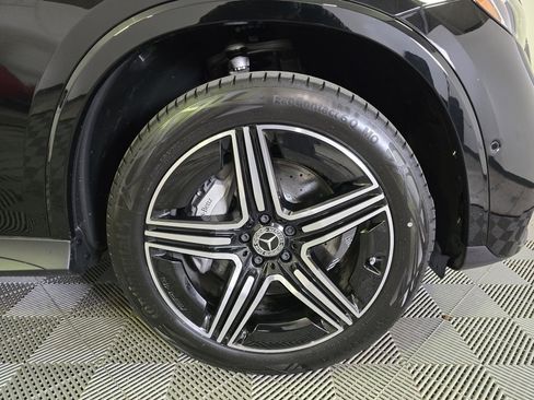 Used 2025 Mercedes-Benz GLC 300 4MATIC image 2