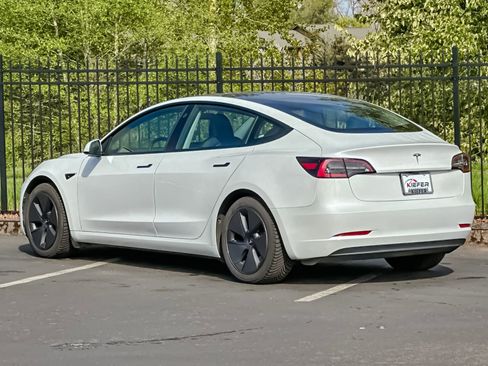 Used 2023 Tesla Model 3 Standard Range RWD image 5