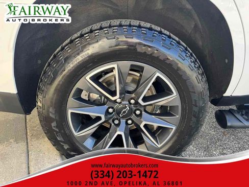 Used 2022 Chevrolet Tahoe Z71 w/ Luxury Package AWD/4WD image 39