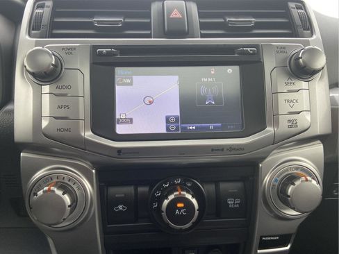 Used 2018 Toyota 4Runner SR5 Premium AWD/4WD image 28