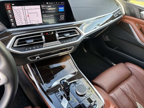 Used 2021 BMW X7 xDrive40i w/ Premium Package 2 image 24