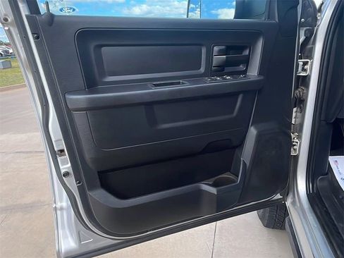 Used 2016 RAM 2500 Tradesman w/ Chrome Appearance Group image 18