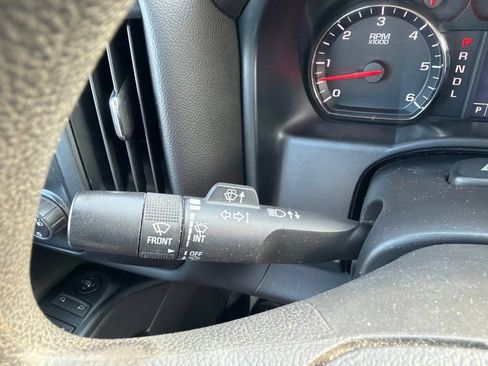 Used 2018 Chevrolet Silverado 1500 Custom w/ Custom Value Package AWD/4WD image 31
