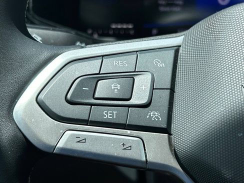 Certified 2025 Volkswagen Taos S FWD image 25