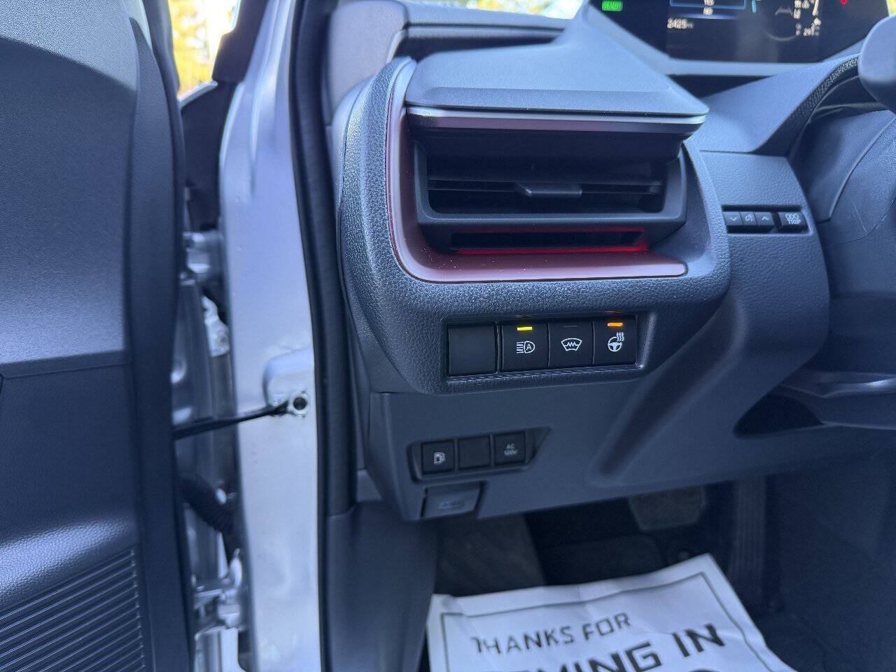 Used 2024 Toyota Prius Prime FWD image 18