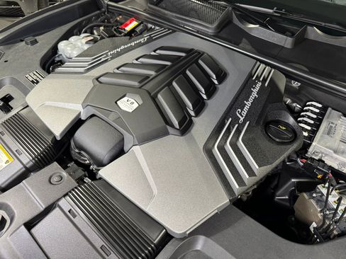 Used 2021 Lamborghini Urus image 48
