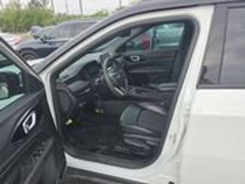 Used 2023 Jeep Compass Altitude image 7