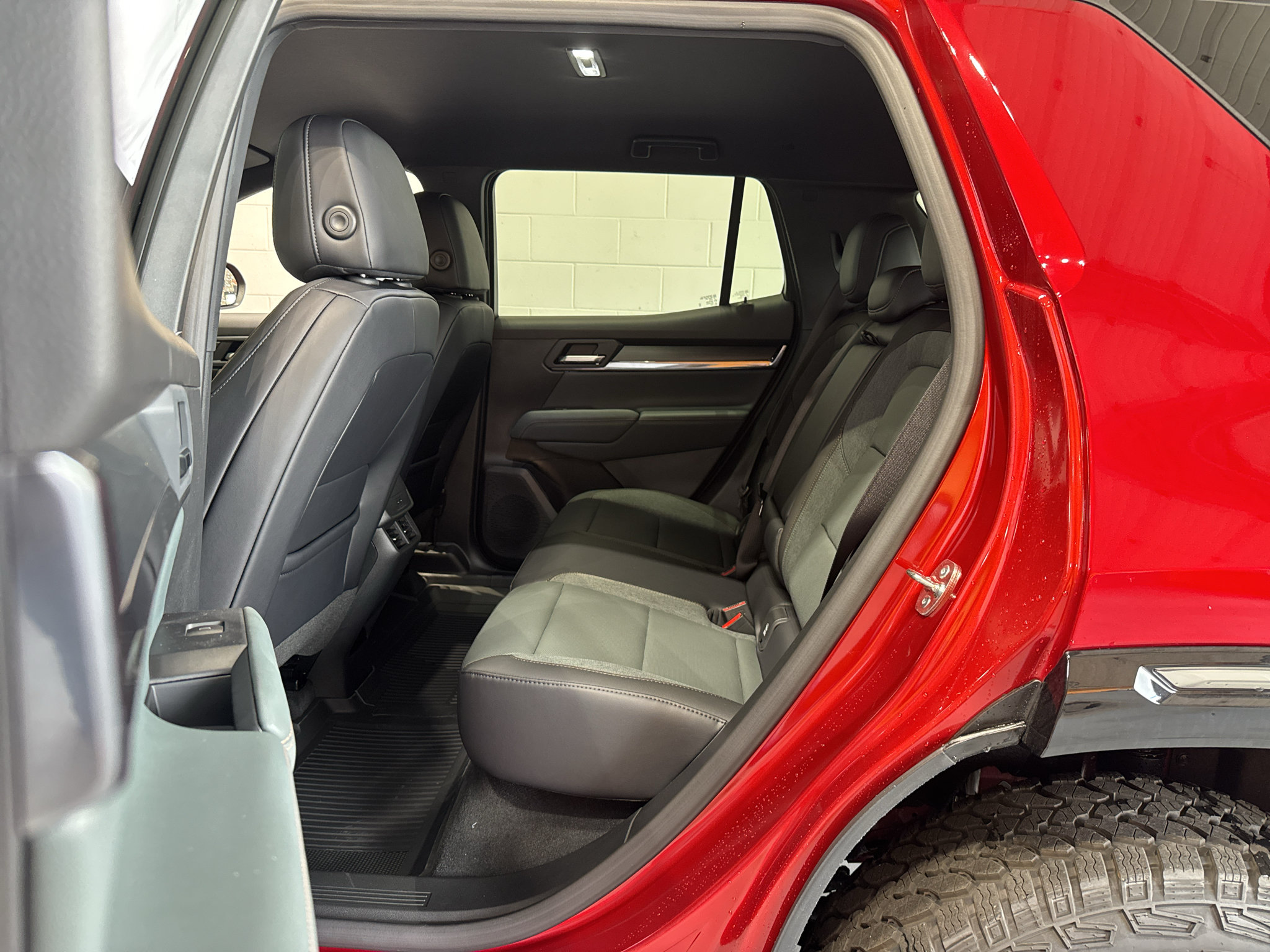 New 2026 GMC Terrain AT4 w/ Technology Package II AWD/4WD image 13