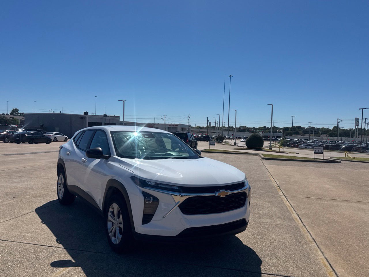 Used 2025 Chevrolet Trax LS FWD image 2
