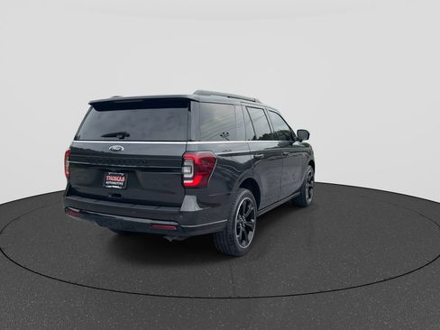 Used 2024 Ford Expedition Limited AWD/4WD image 4