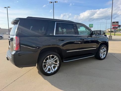 Used 2019 GMC Yukon SLT w/ Premium Edition AWD/4WD image 19